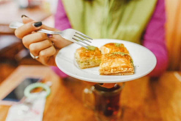 How to Eat Baklava?